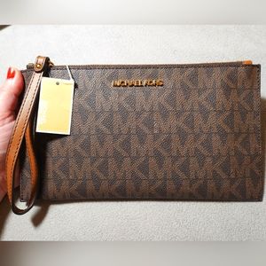NWT! Michael Kors Jet Set LARGE Zip Clutch Wristlet Wallet Brown Monogram